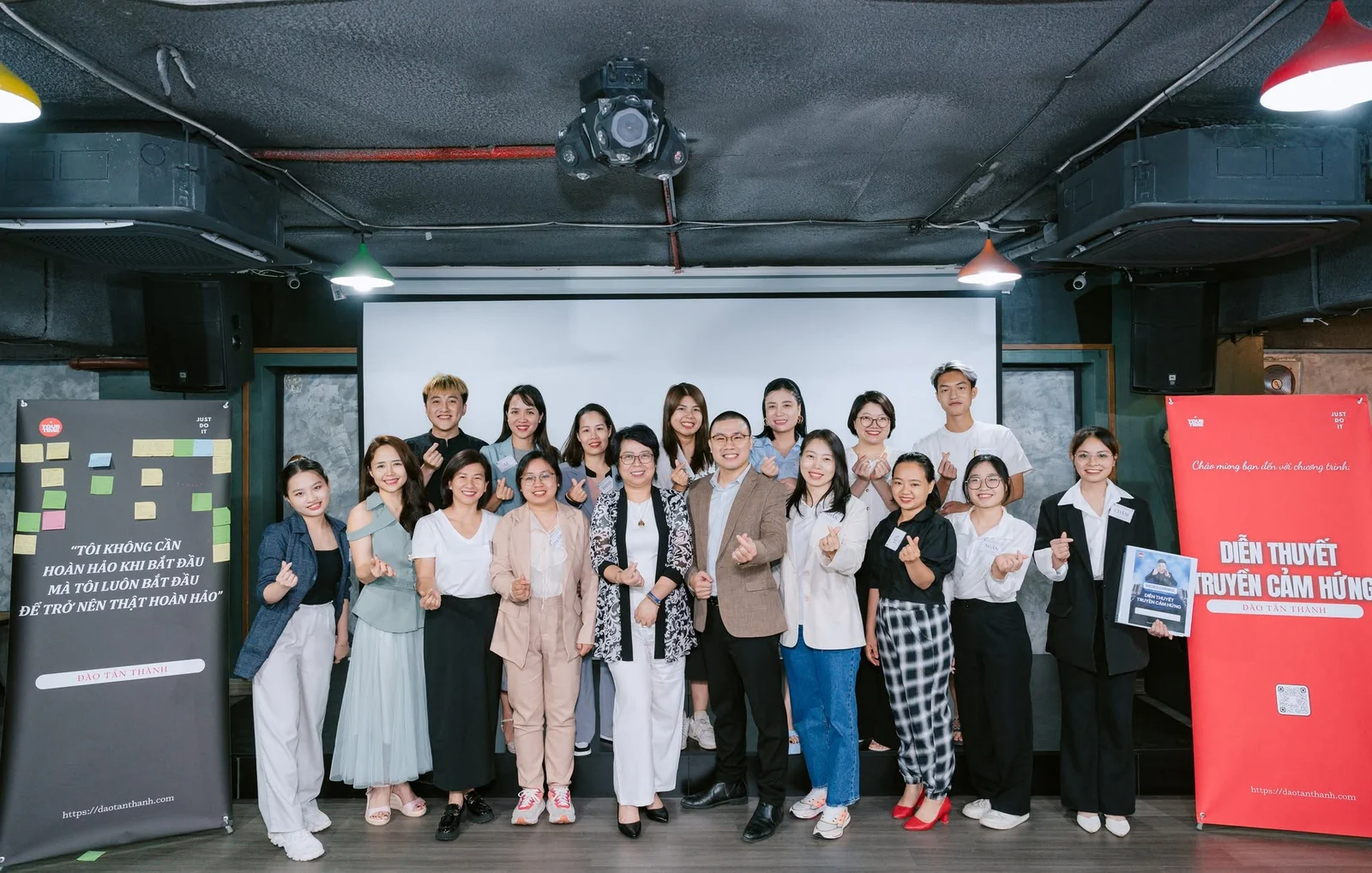 Đào Tấn Thành đang đào tạo cho chủ doanh nghiệp và quản lý về năng lực diễn thuyết